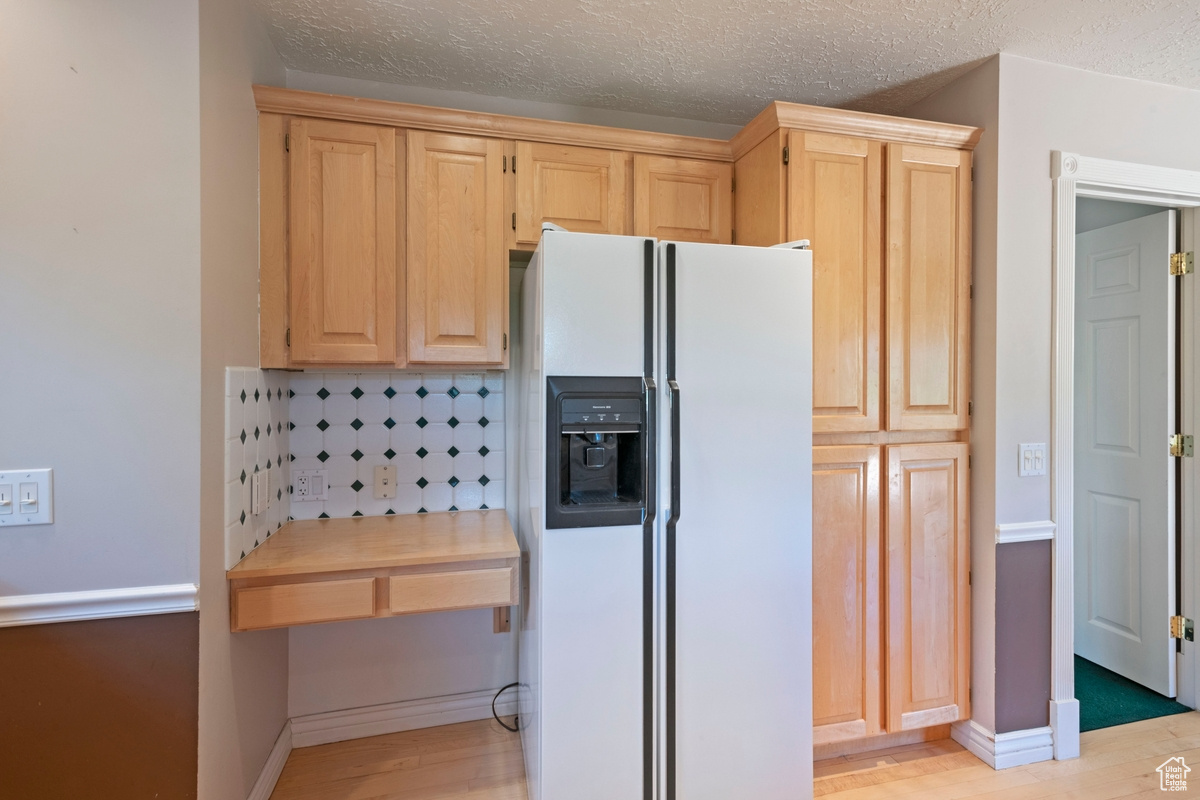 Refrigerator & Washer/Dryer included.