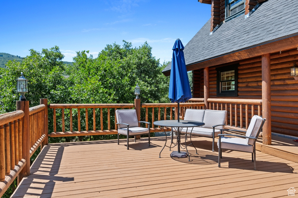 Dreams come true on this back porch & deck!