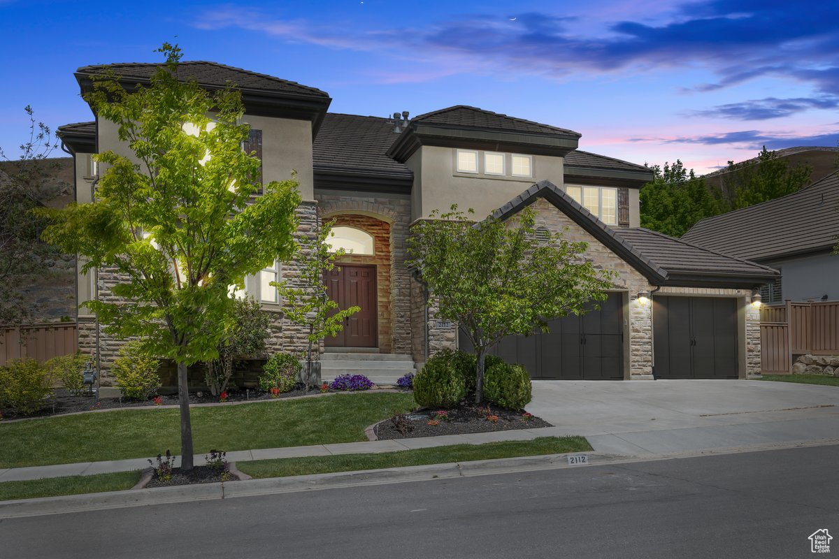 2112 W WHISPER WOOD DR
