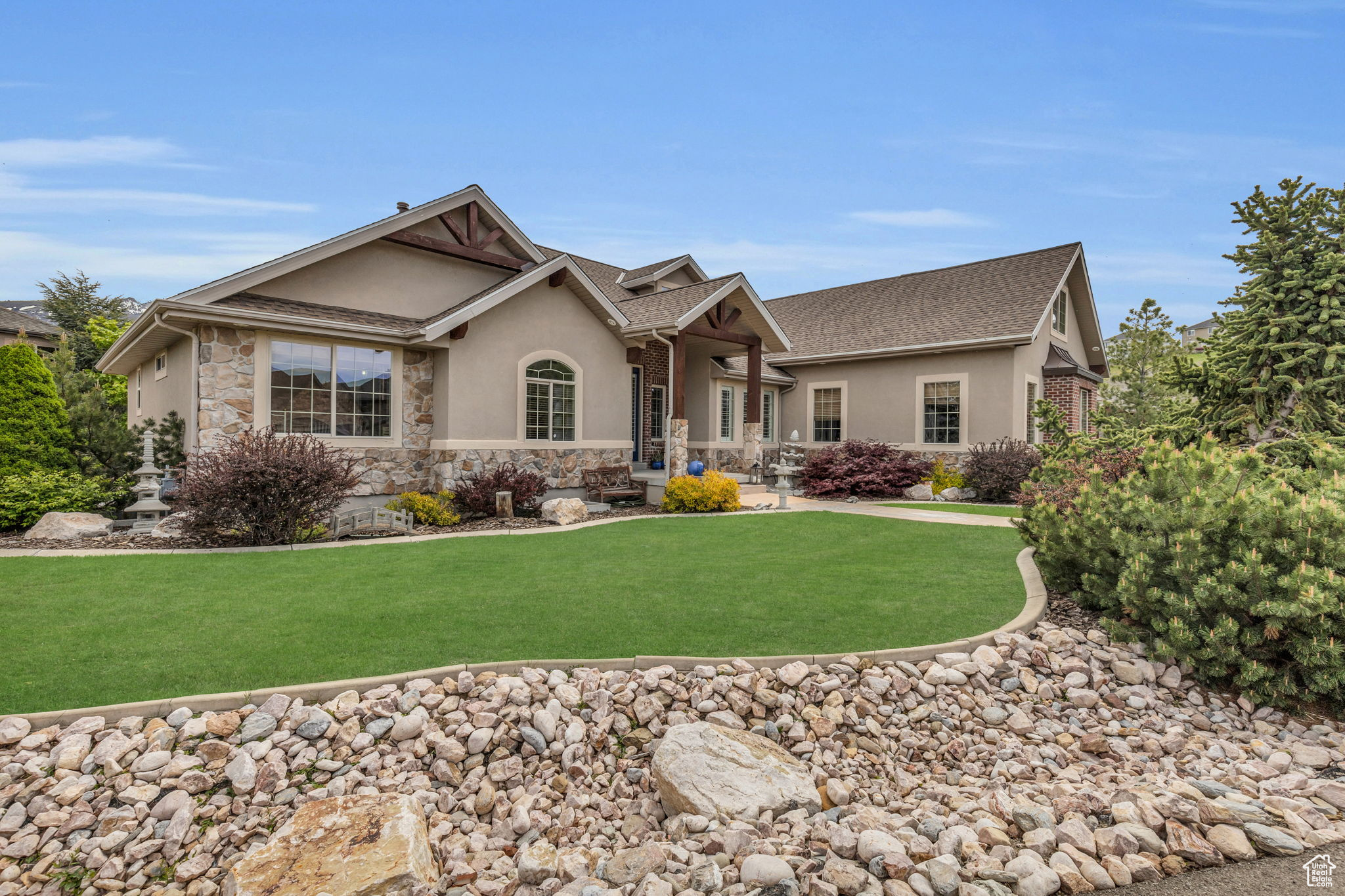 View of front of house with a front lawn