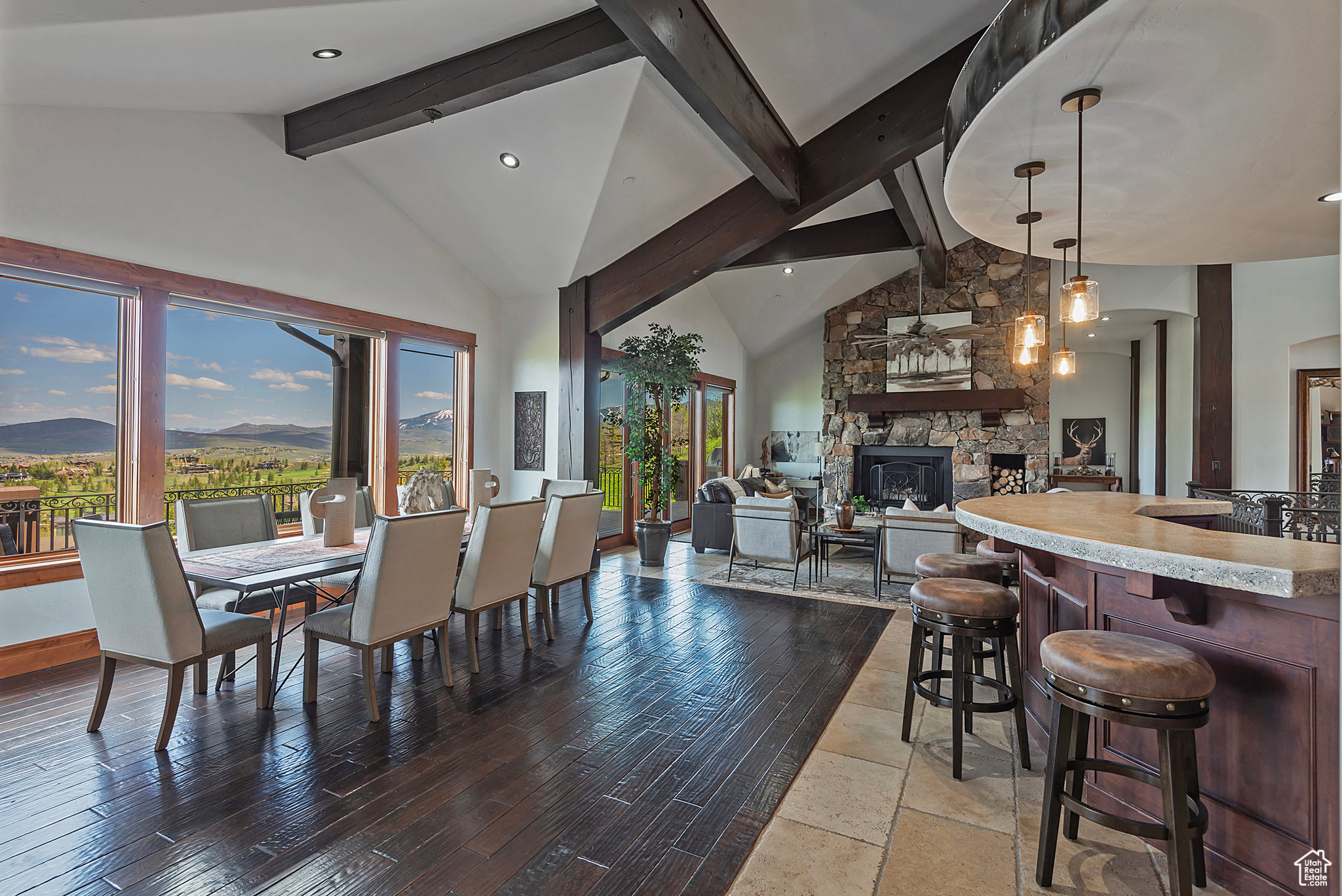 Dining Area & Bar for Easy Entertaining