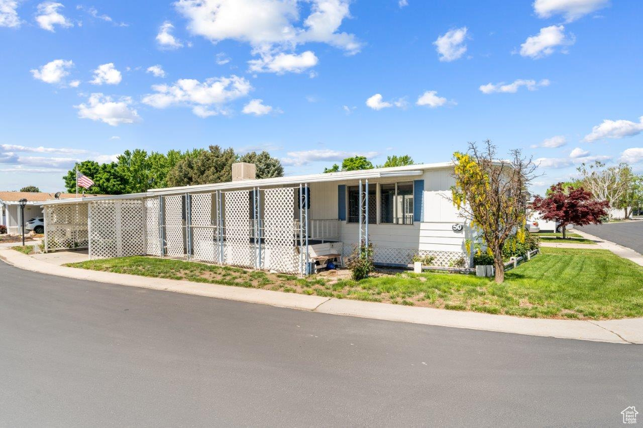 View of manufactured / mobile home