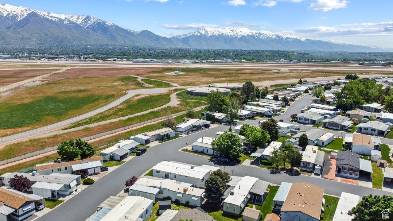 Bird's eye view with a mountain view