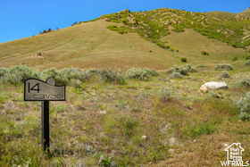 View of mountain feature