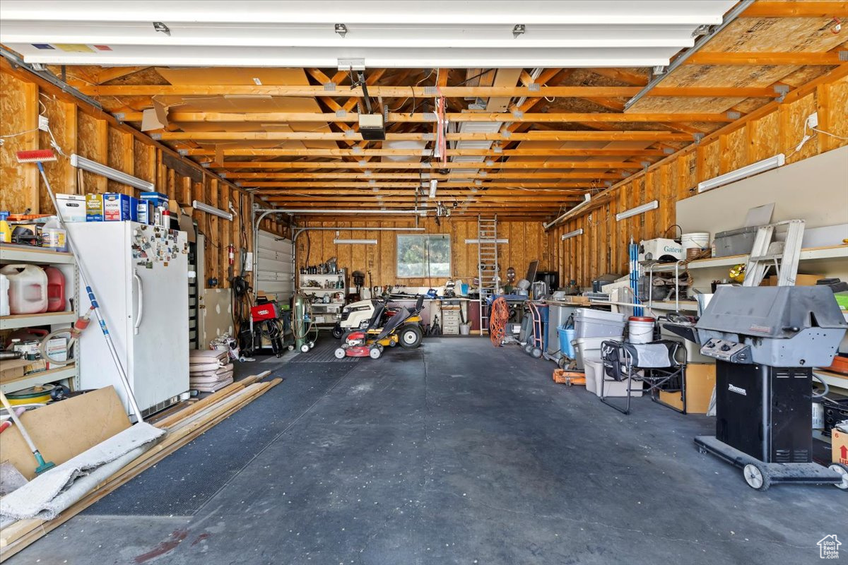 Detached Garage/Workshop