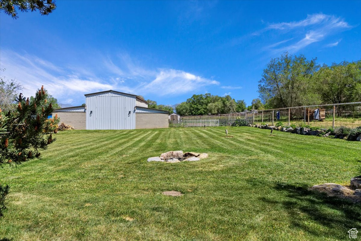 Yard/Barn