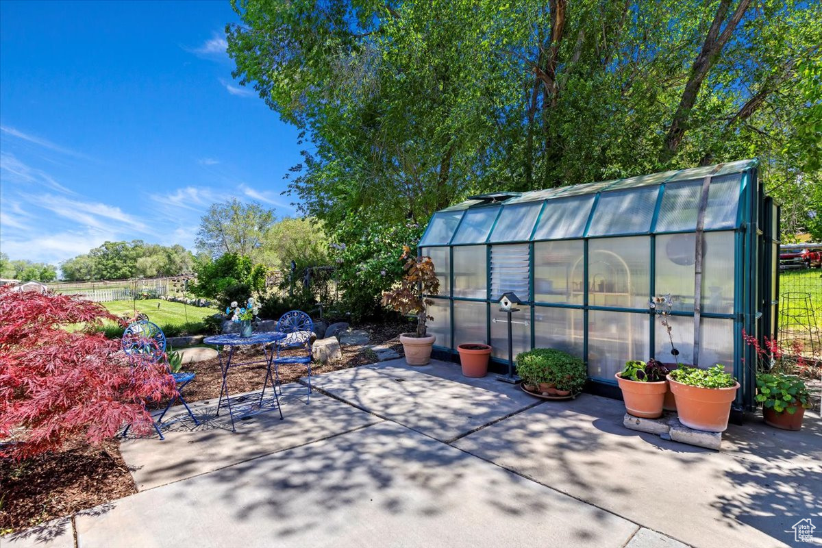 Patio/Greenhouse