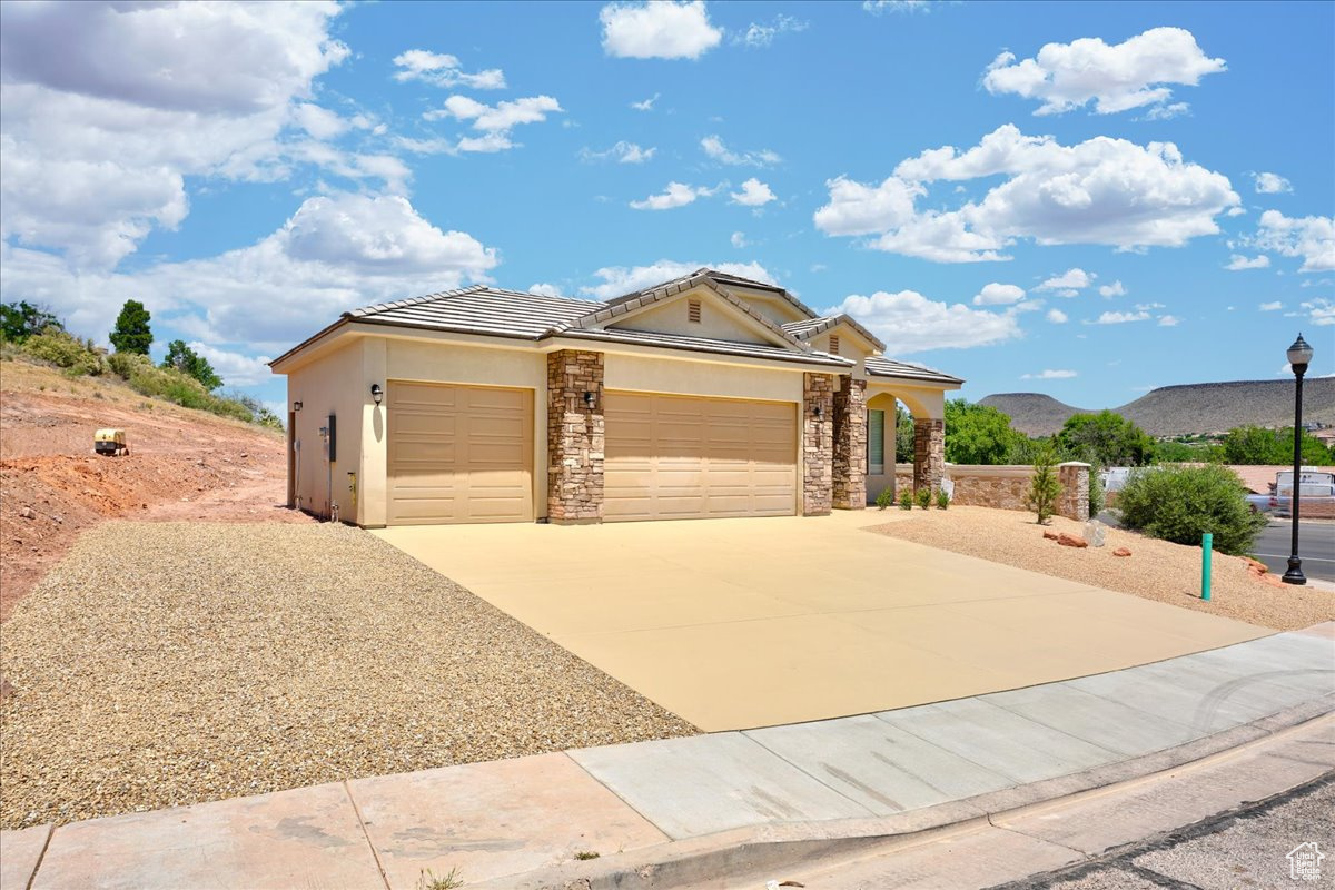 View of front of house featuring a garage