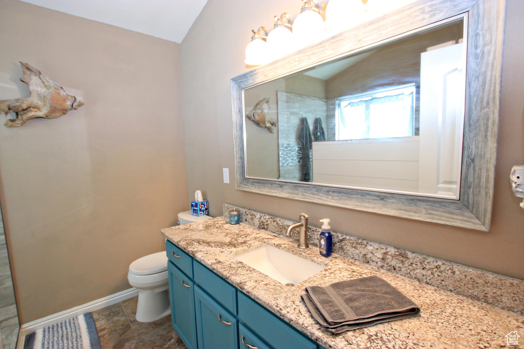 Primary bedroom ensuite bathroom