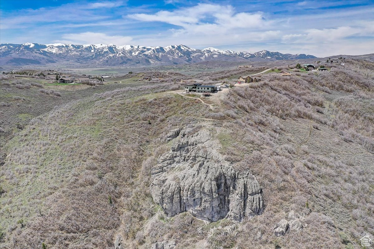 Rock Climbing Cliffs / Trails