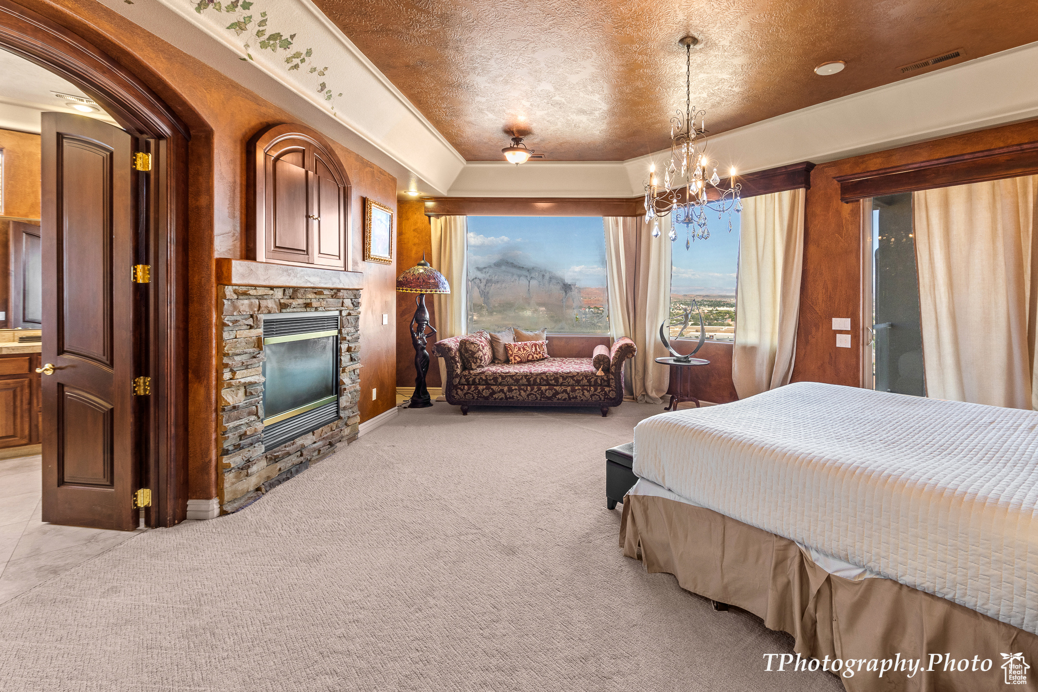 24-Exquisite Master Suite