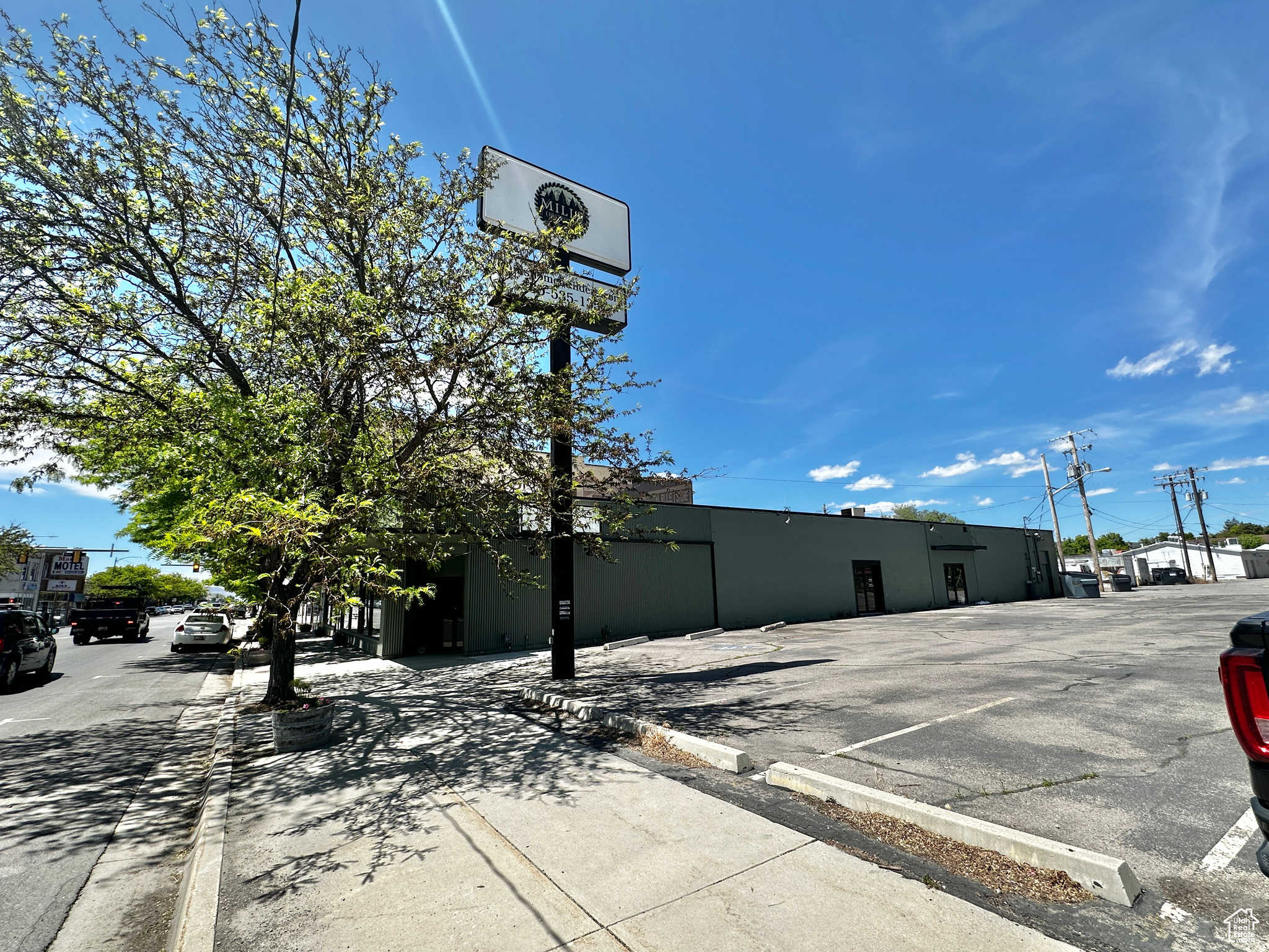 27 E MAIN, Tremonton, Utah 84337, ,Commercial Sale Commercial Lease,For sale,MAIN,2002028