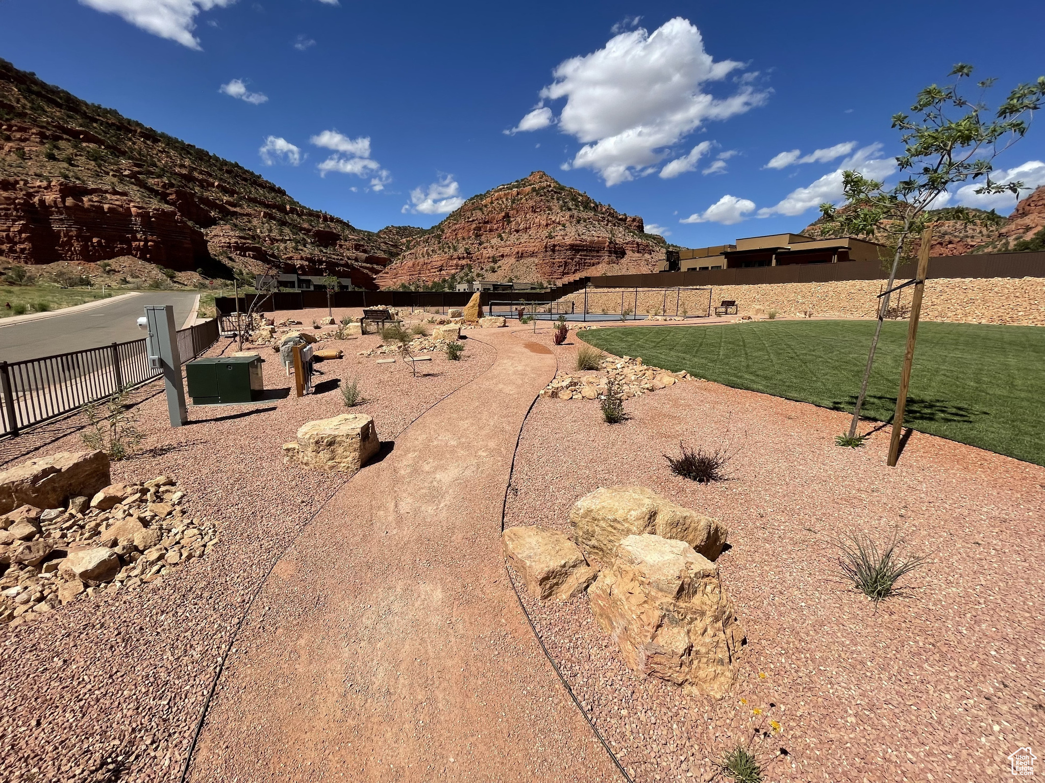 410 W LOS BARANCOS, Kanab, Utah 84741, ,Land,For sale,LOS BARANCOS,2002415