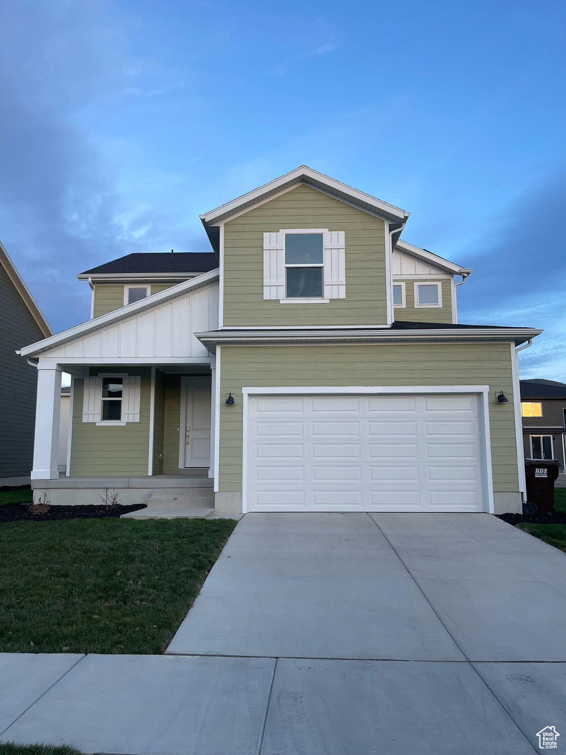 View of front property featuring a garage