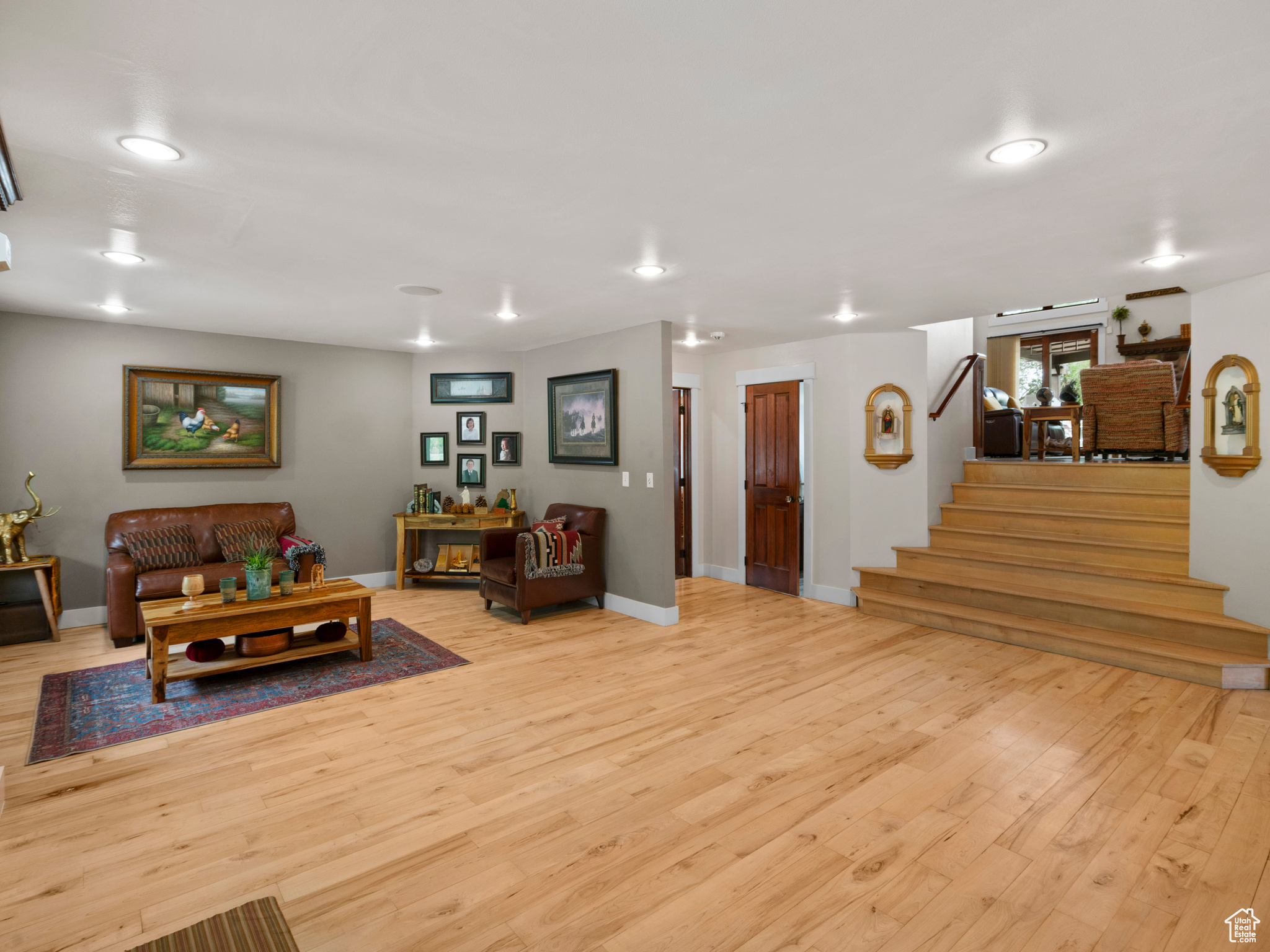 Sitting room with light hardwood floors