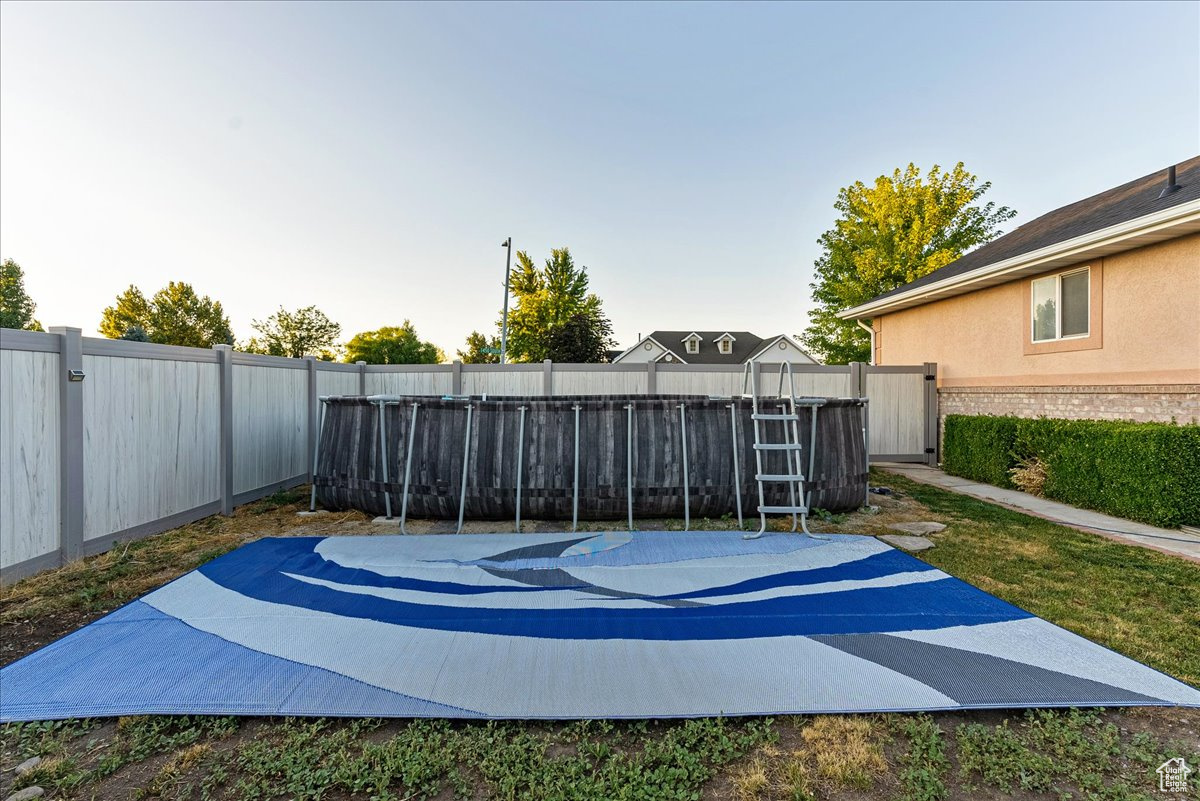 View of side yard