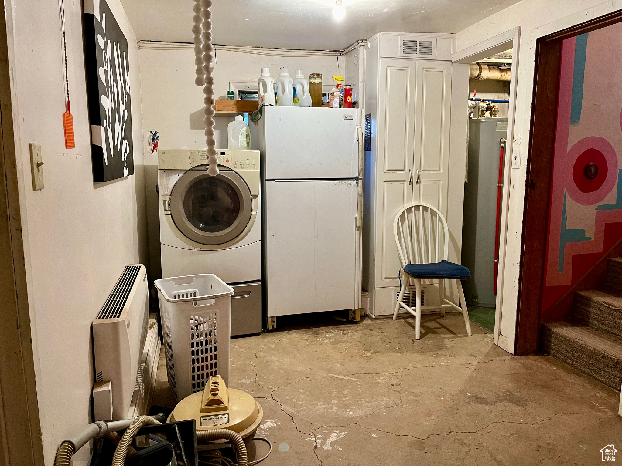 Laundry room with washer / dryer