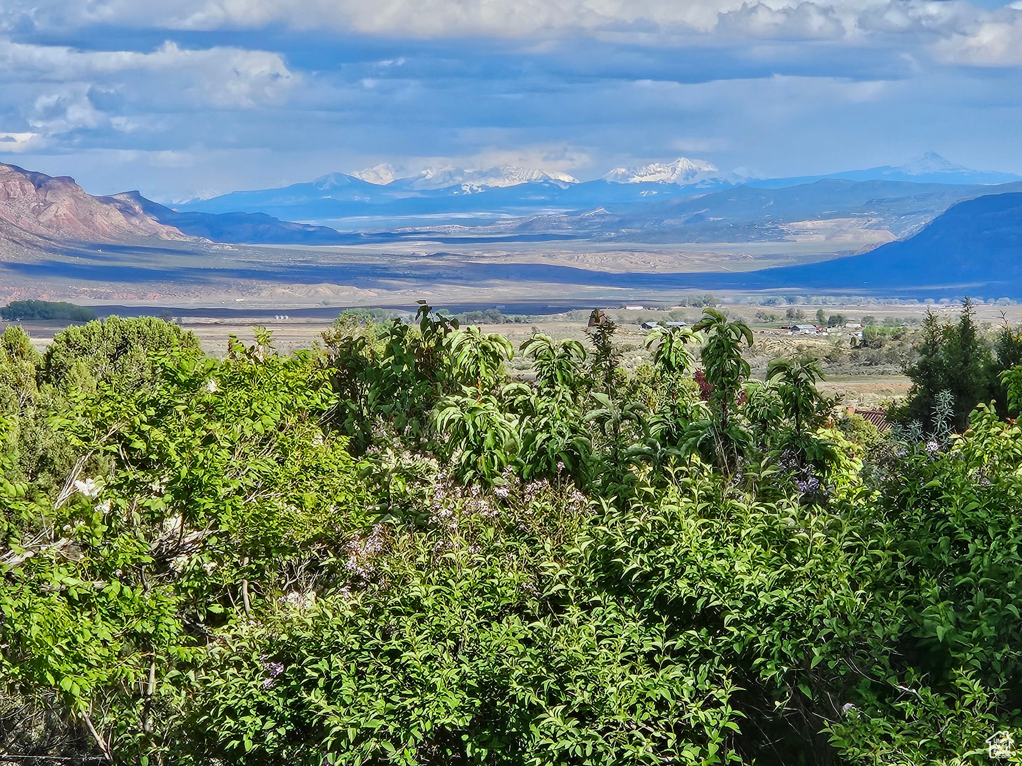 View of mountain feature