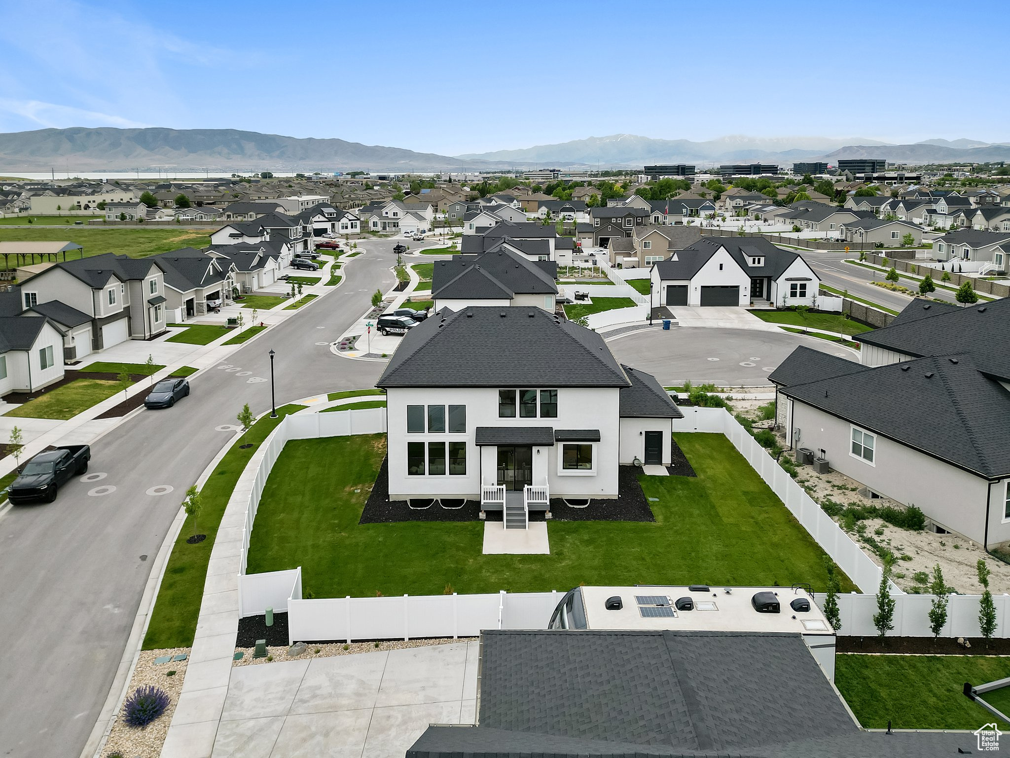 Bird's eye view featuring a mountain view