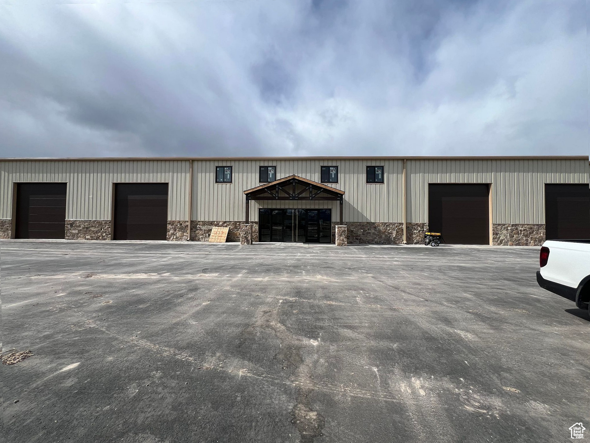 2721 N RULON WHITE, Pleasant View, Utah 84404, ,Commercial Lease,For sale,RULON WHITE,2003262