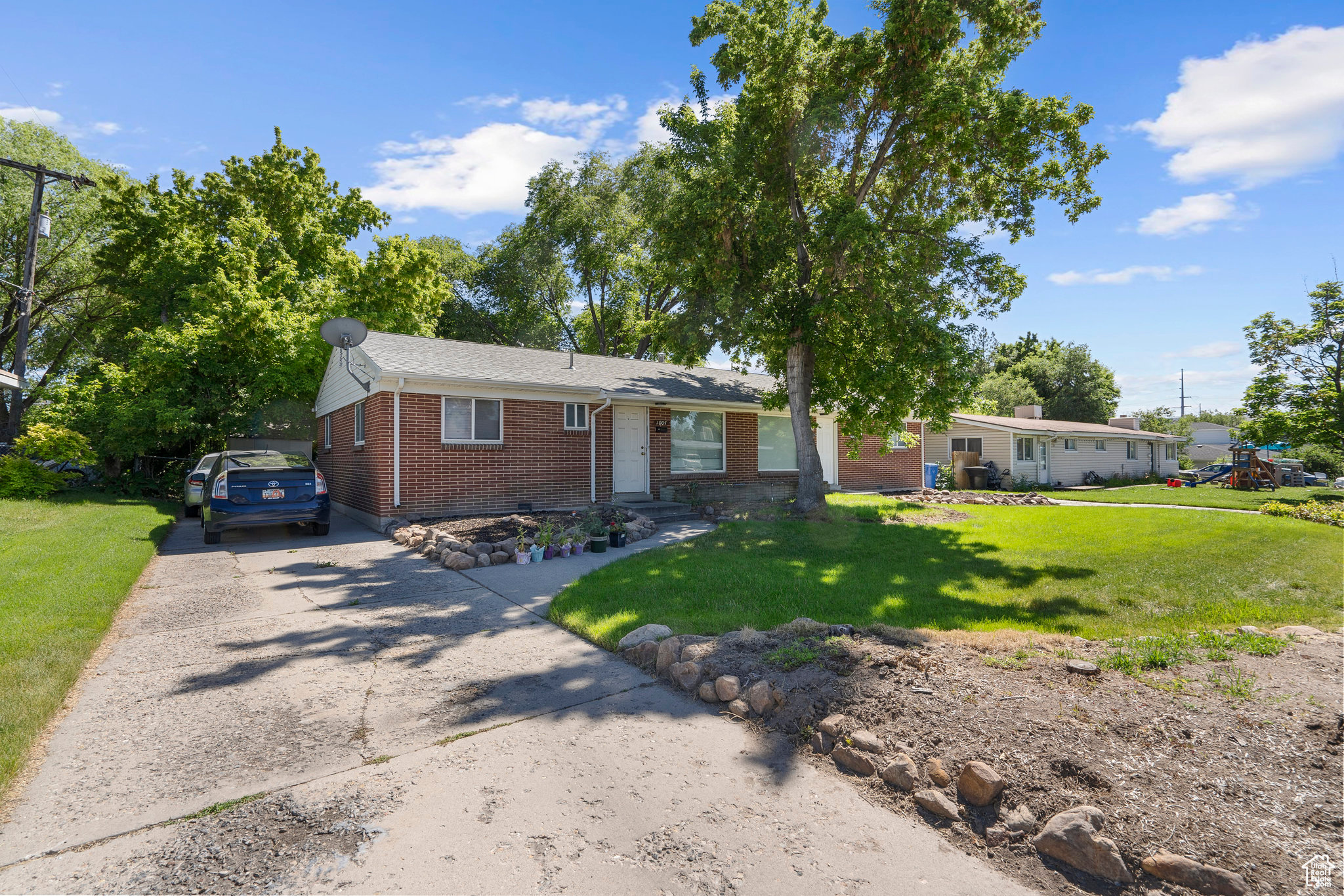 1002 E 3825 S Salt Lake City UT 84106 695,000