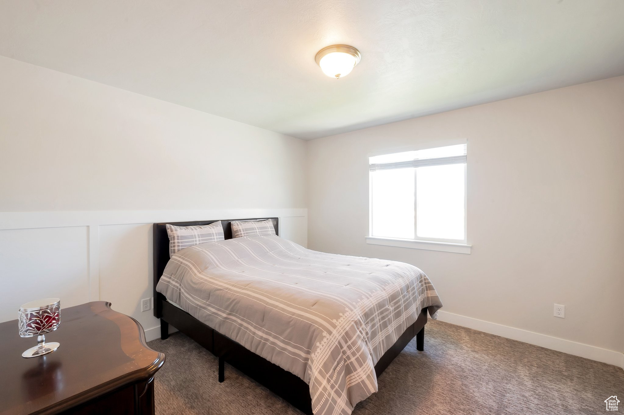 Bedroom with carpet