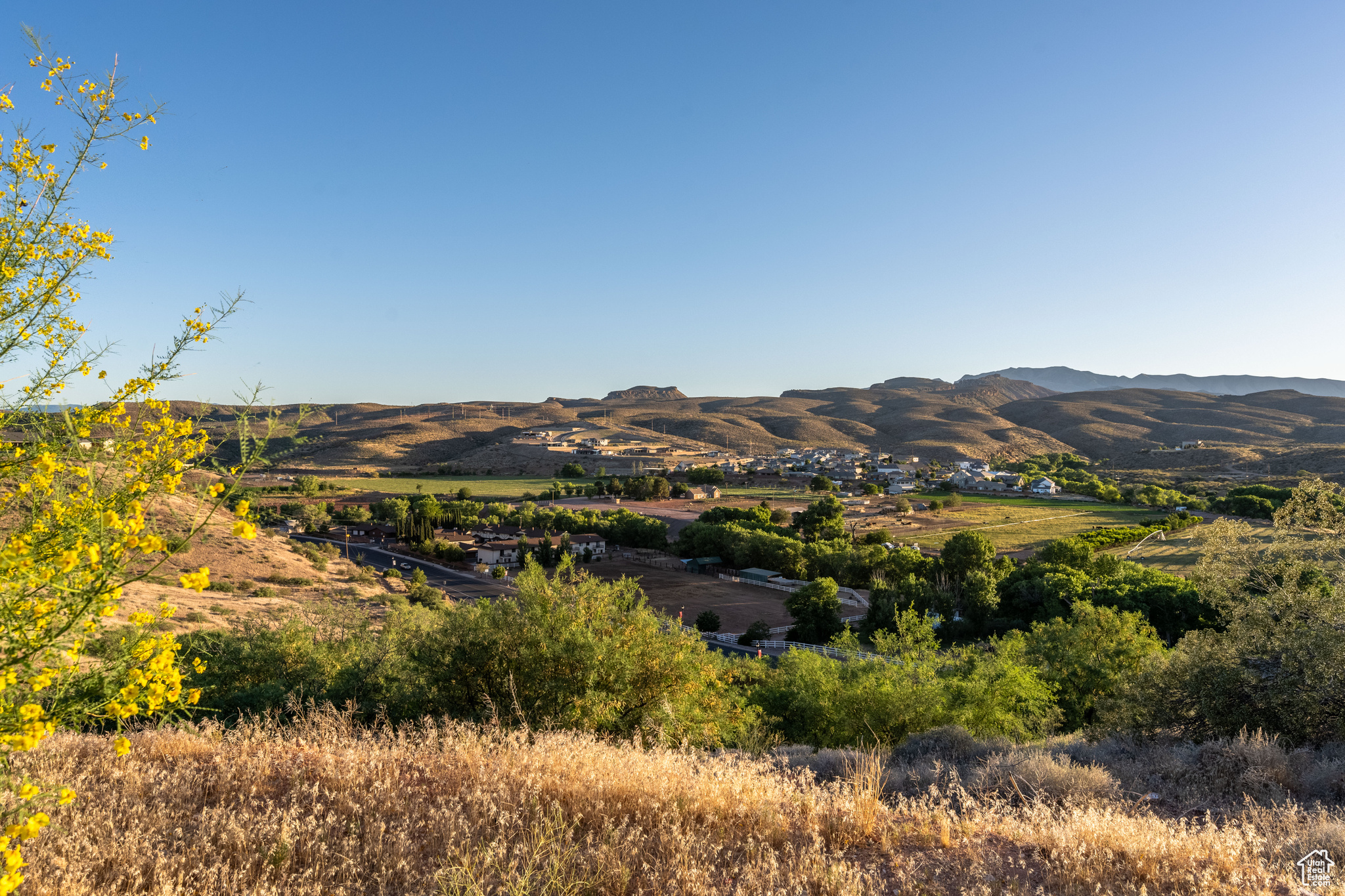 View of mountain feature