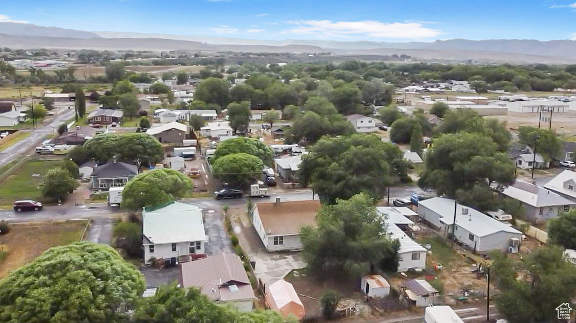 Bird's eye view with a mountain view