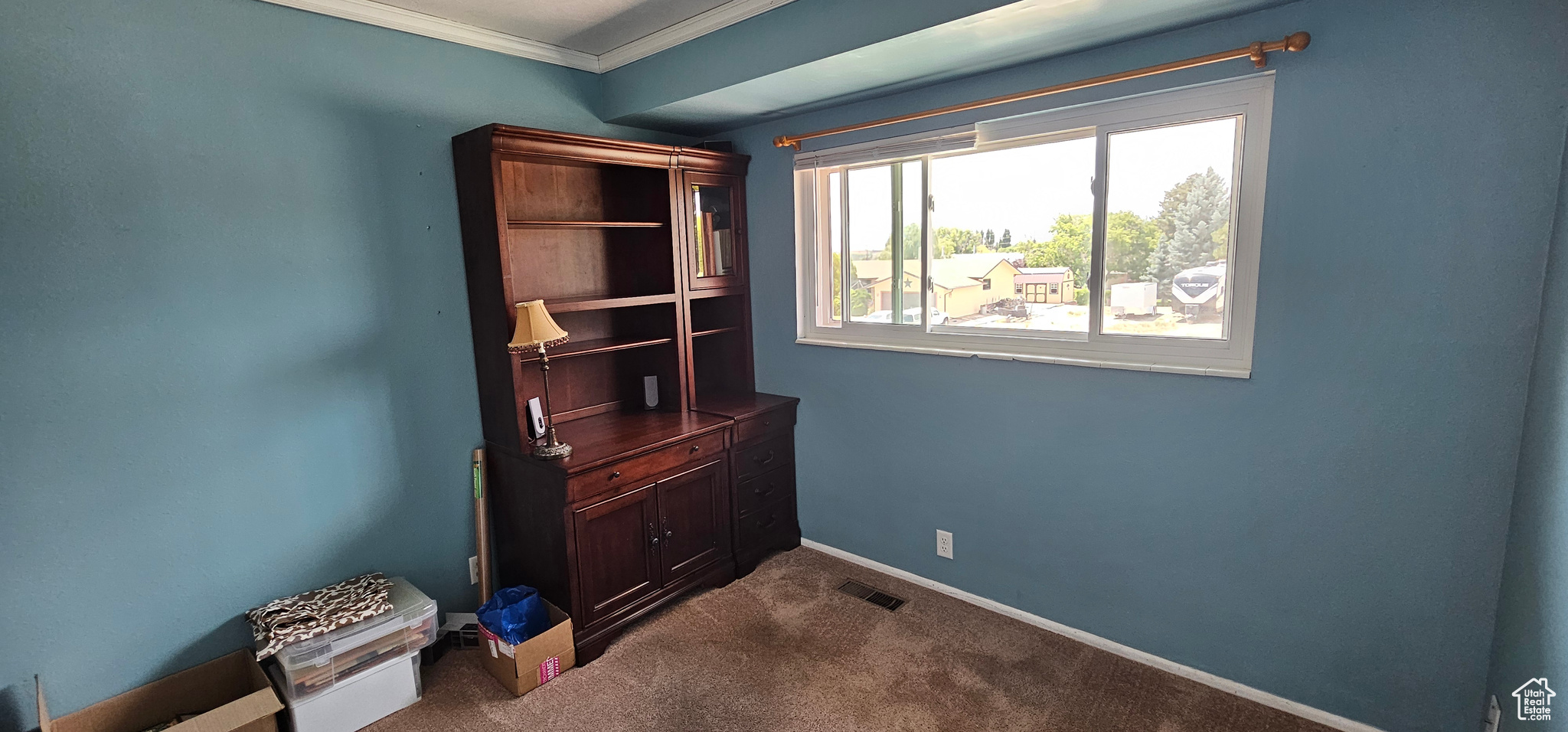 Interior space with ornamental molding