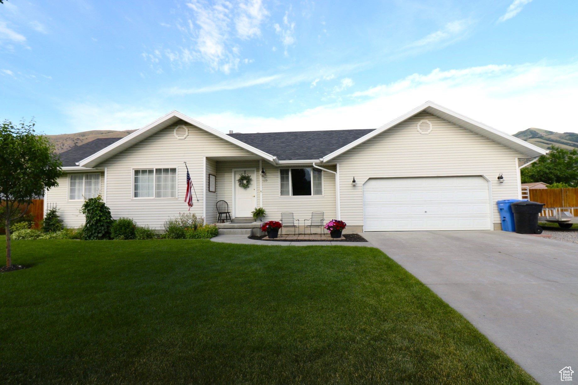 123 S 1250 E, Hyrum, Utah 84319, 6 Bedrooms Bedrooms, 13 Rooms Rooms,3 BathroomsBathrooms,Residential,For sale,1250,2007913