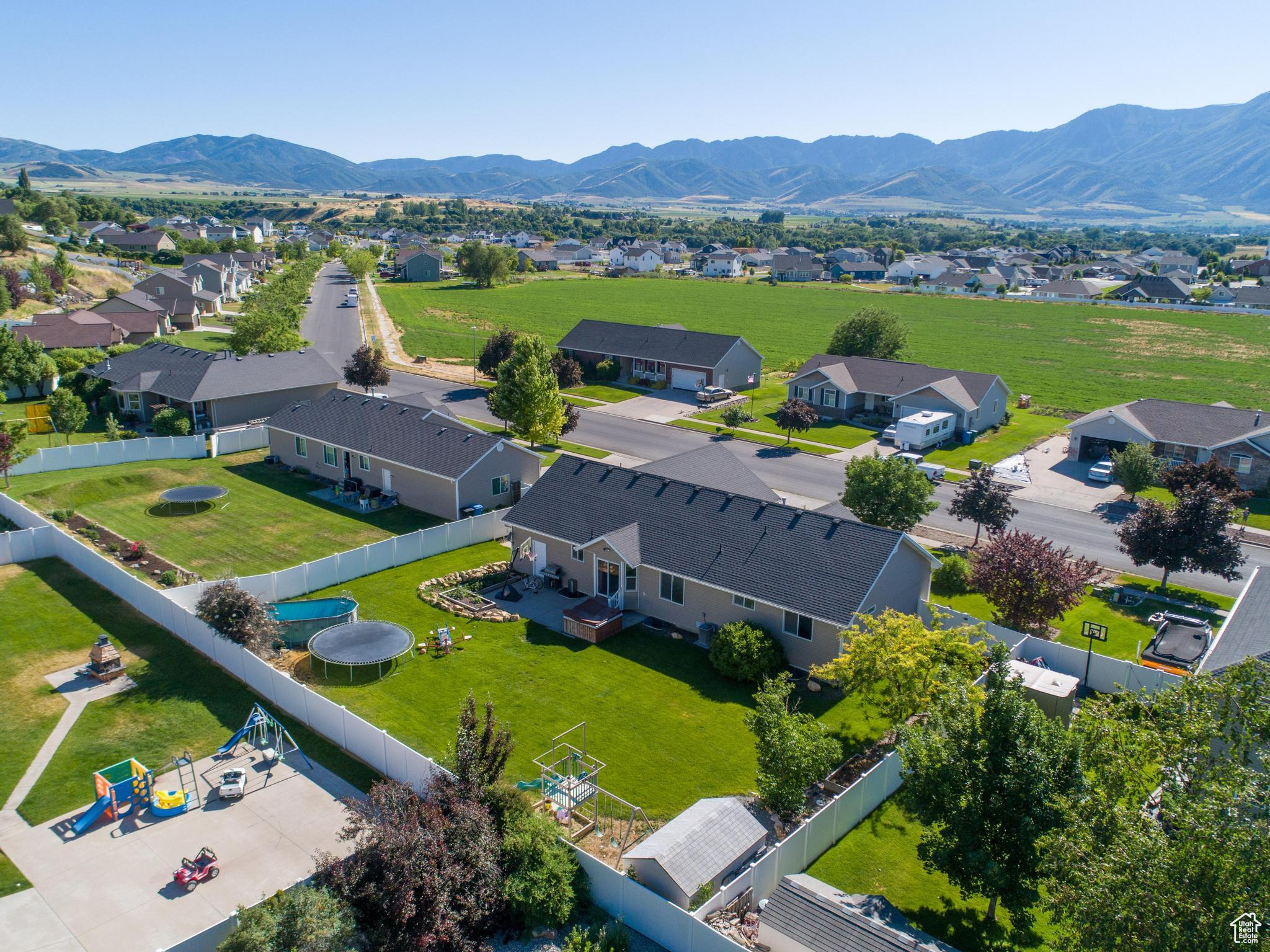 158 N 500 W, Hyrum, Utah 84319, 5 Bedrooms Bedrooms, 12 Rooms Rooms,2 BathroomsBathrooms,Residential,For sale,500,2008567