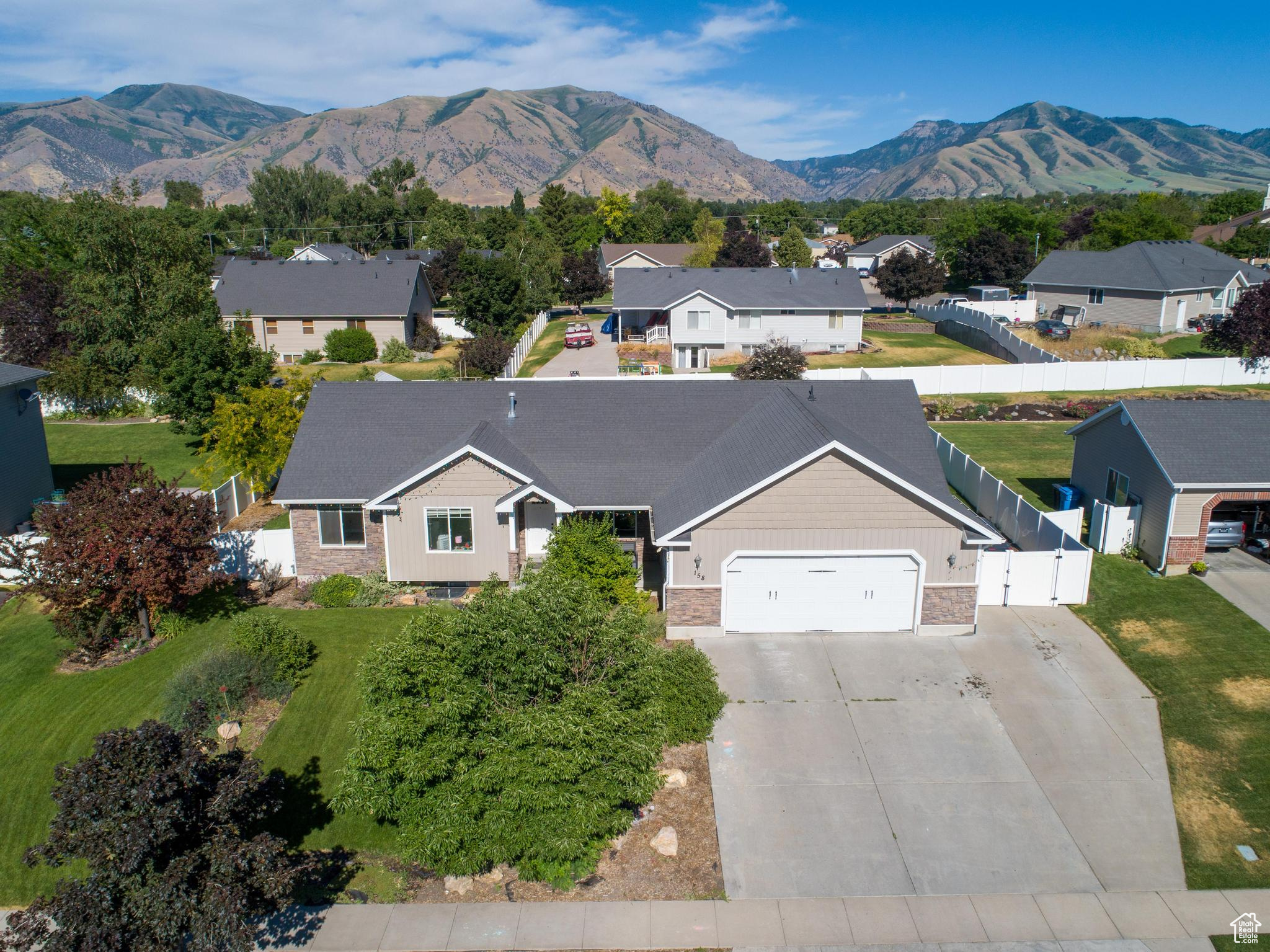 158 N 500 W, Hyrum, Utah 84319, 5 Bedrooms Bedrooms, 12 Rooms Rooms,2 BathroomsBathrooms,Residential,For sale,500,2008567