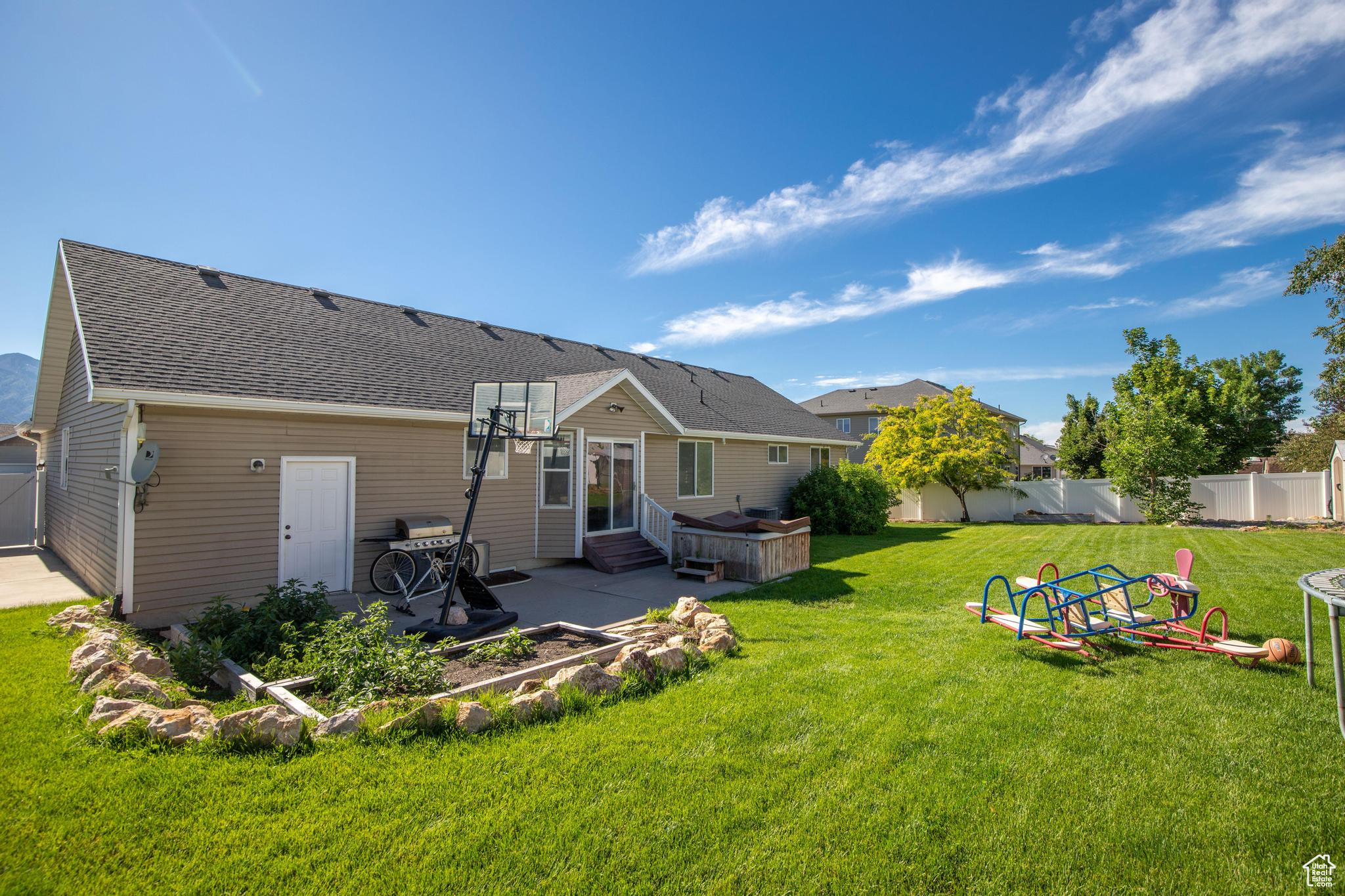 158 N 500 W, Hyrum, Utah 84319, 5 Bedrooms Bedrooms, 12 Rooms Rooms,2 BathroomsBathrooms,Residential,For sale,500,2008567