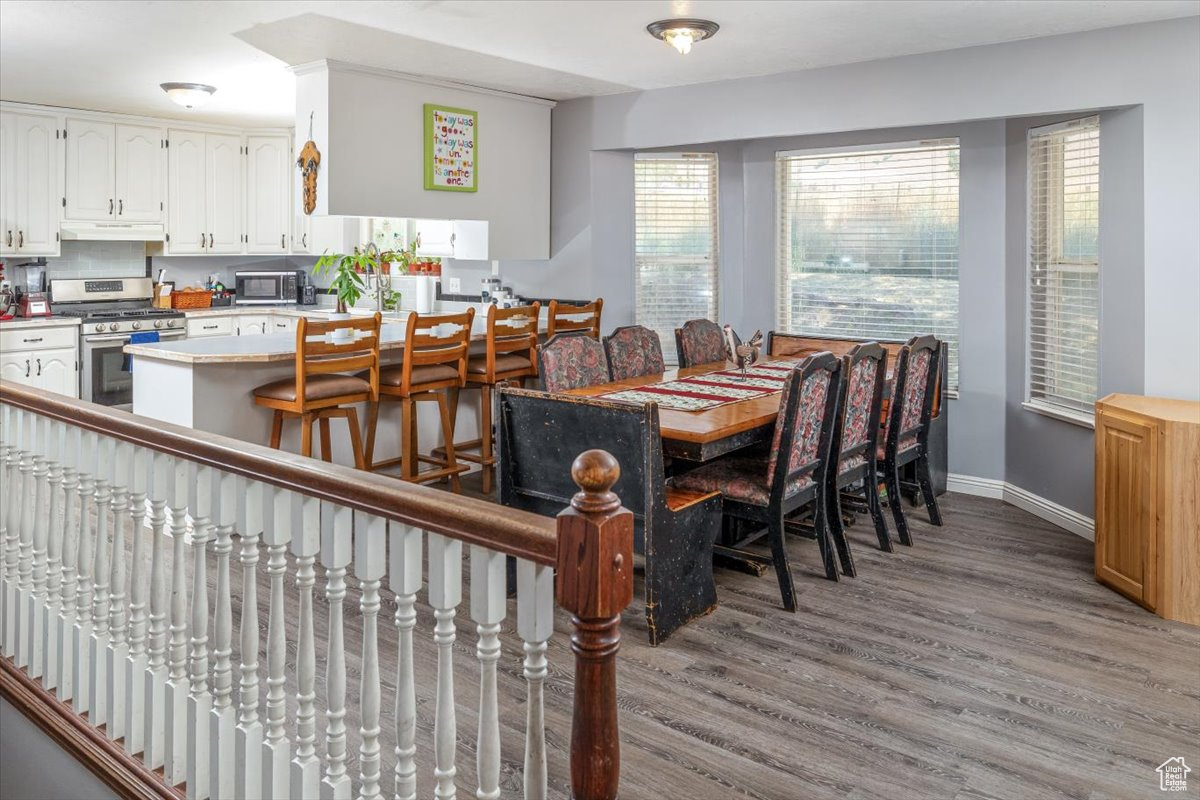 Dining room with  bay window