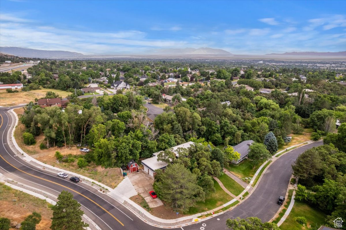 Drone / aerial view featuring a mountain view