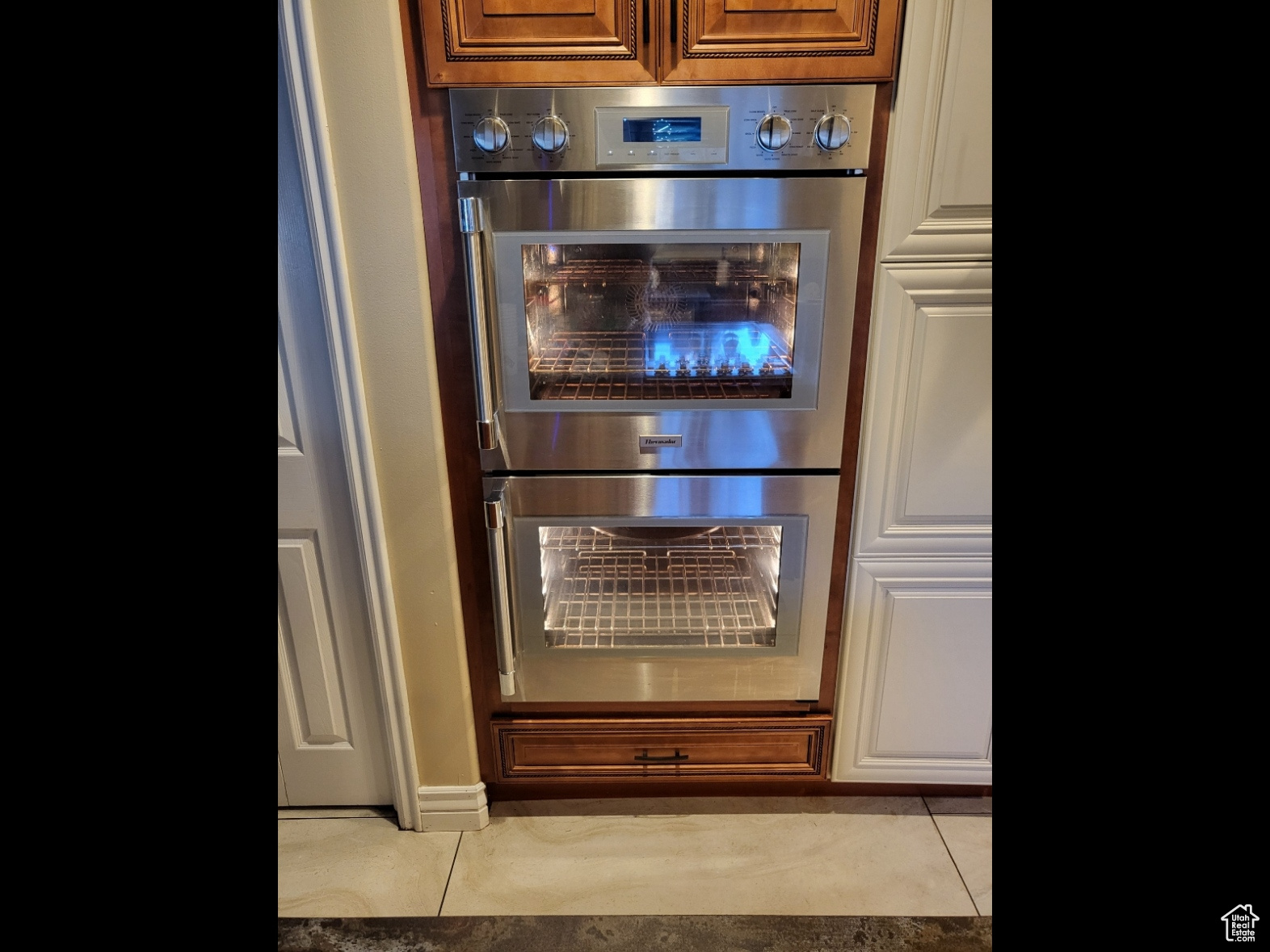 Thermador double side-opening ovens