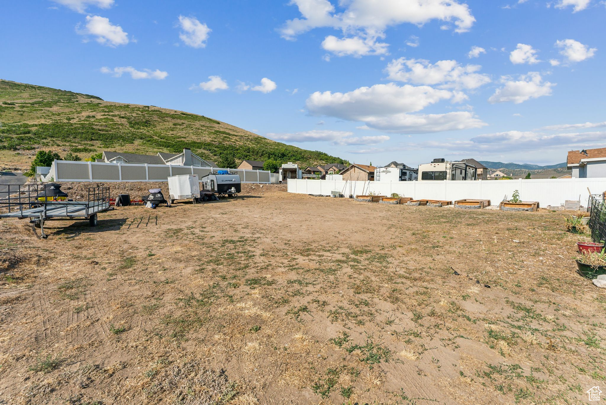 View of yard with a mountain view