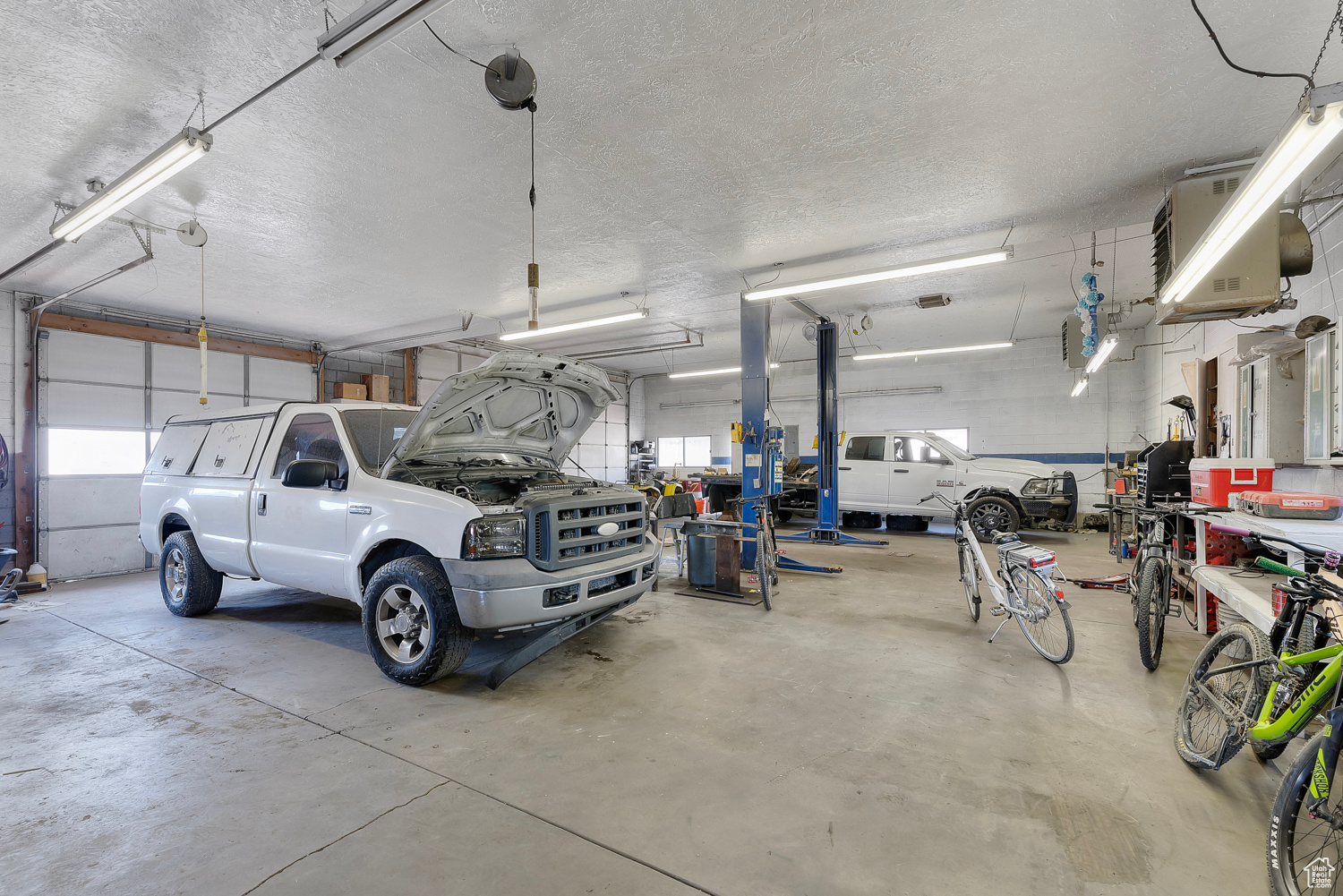 2722 W HUCKLEBERRY S, Syracuse, Utah 84075, ,Commercial Sale,For sale,HUCKLEBERRY,2011846