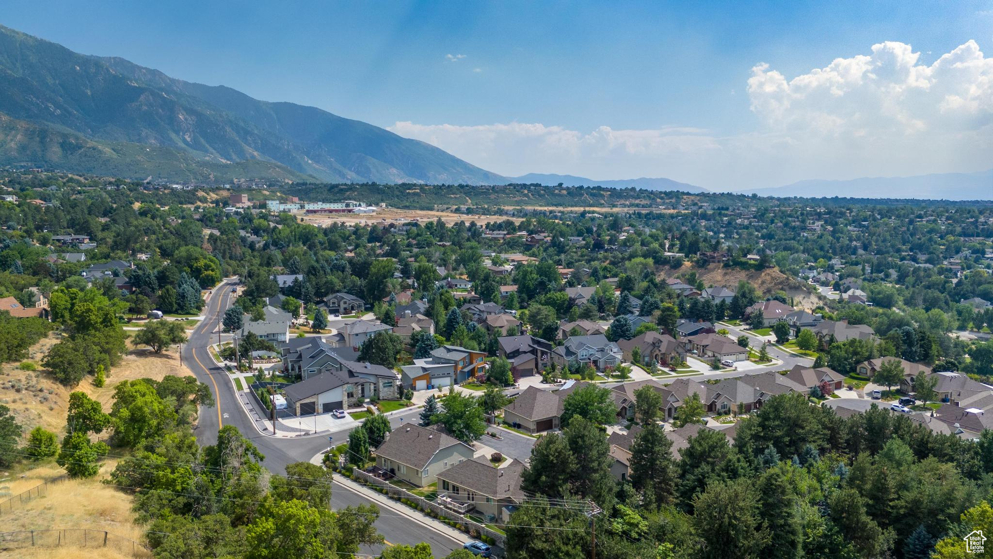 8427 S LANTERN HILL, Cottonwood Heights, Utah 84093, 4 Bedrooms Bedrooms, 15 Rooms Rooms,2 BathroomsBathrooms,Residential,For sale,LANTERN HILL,2012244