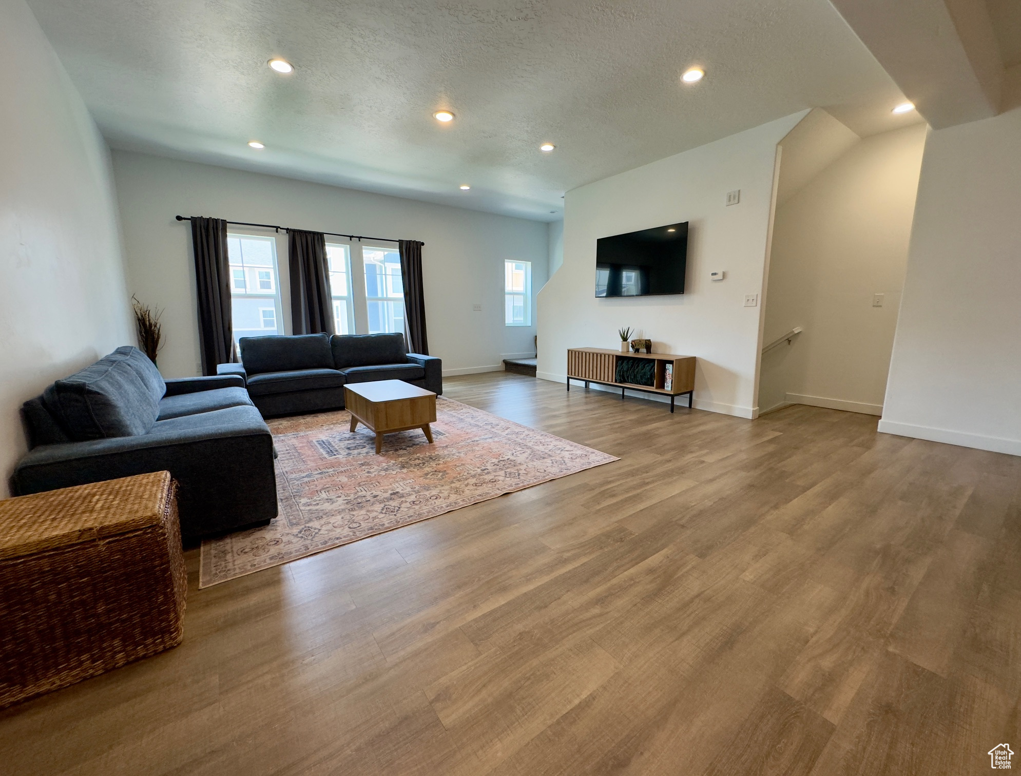 Large, open & bright family room