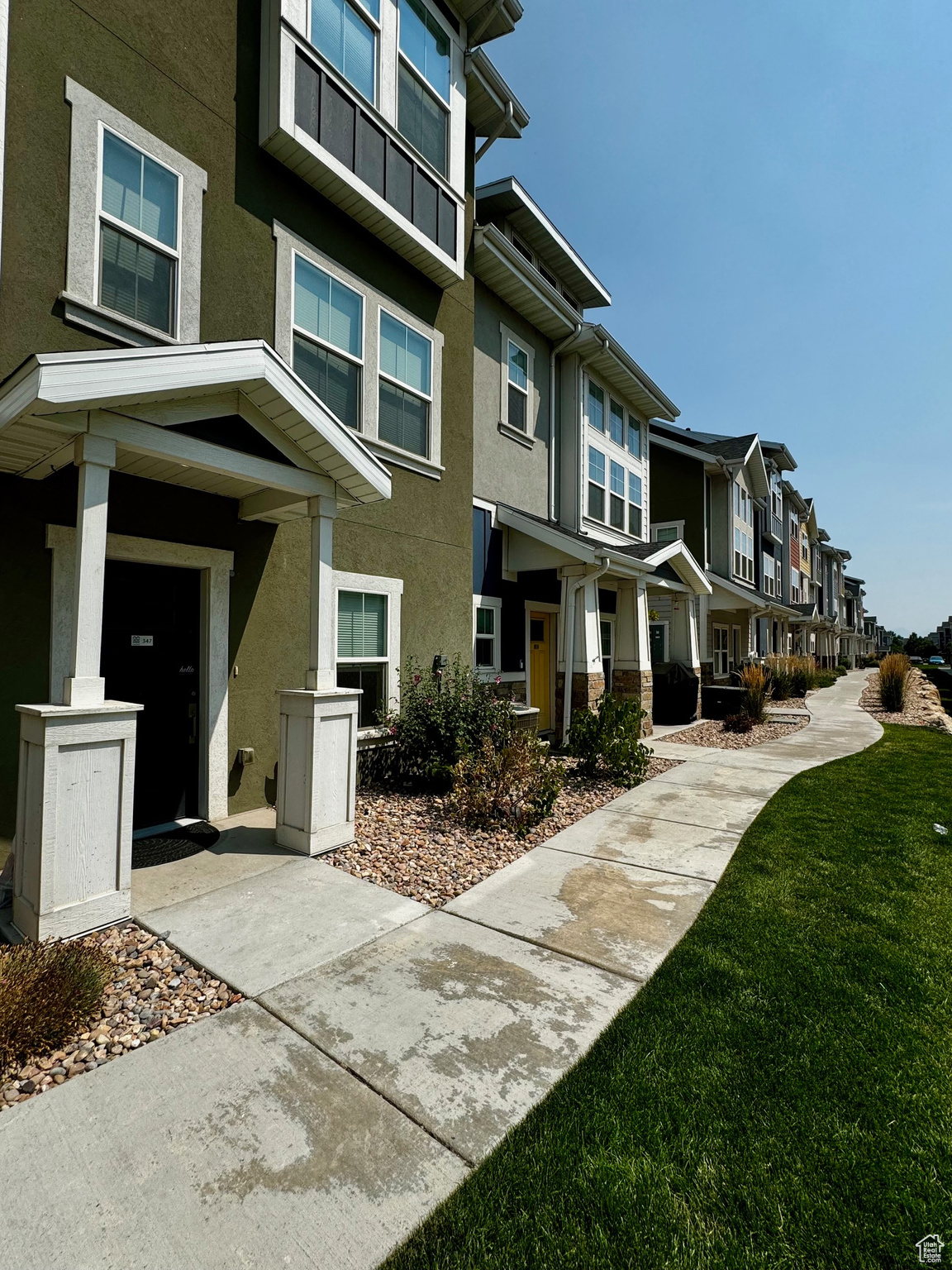 Front of home/neighboring townhouses