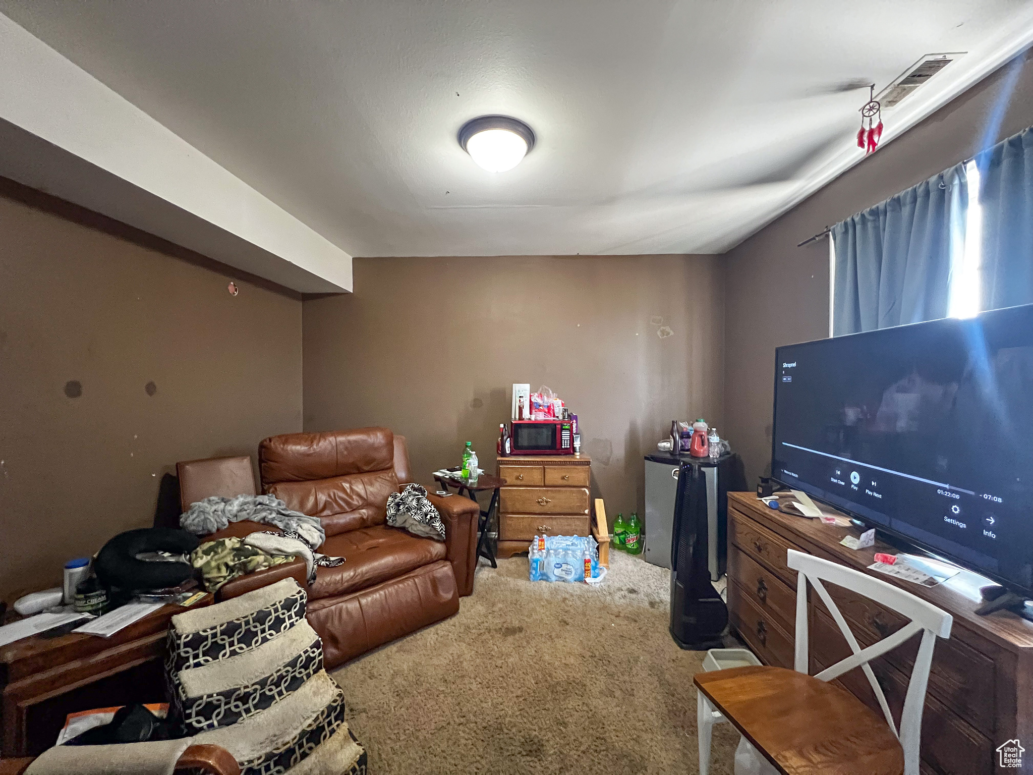 Living area with carpet