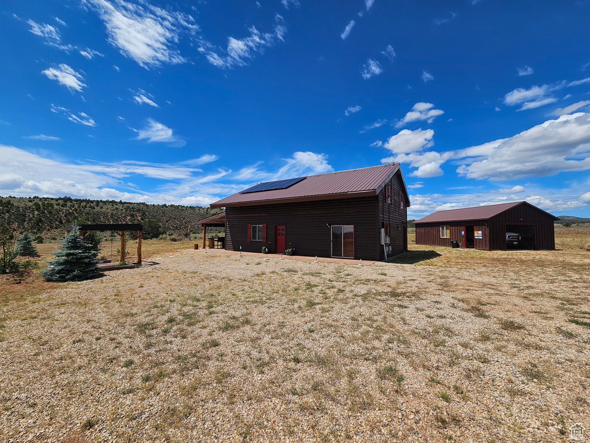 Beautiful Cabin in Thunder Ridge on 5 Acres!
