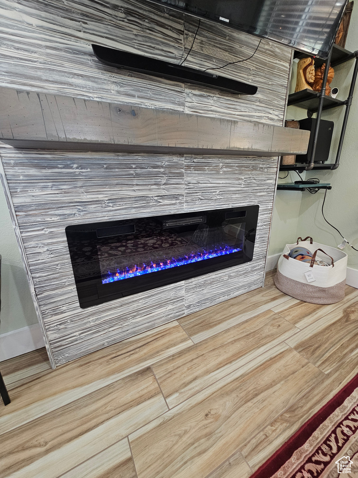 Beautiful Electric Fireplace & Surround!
