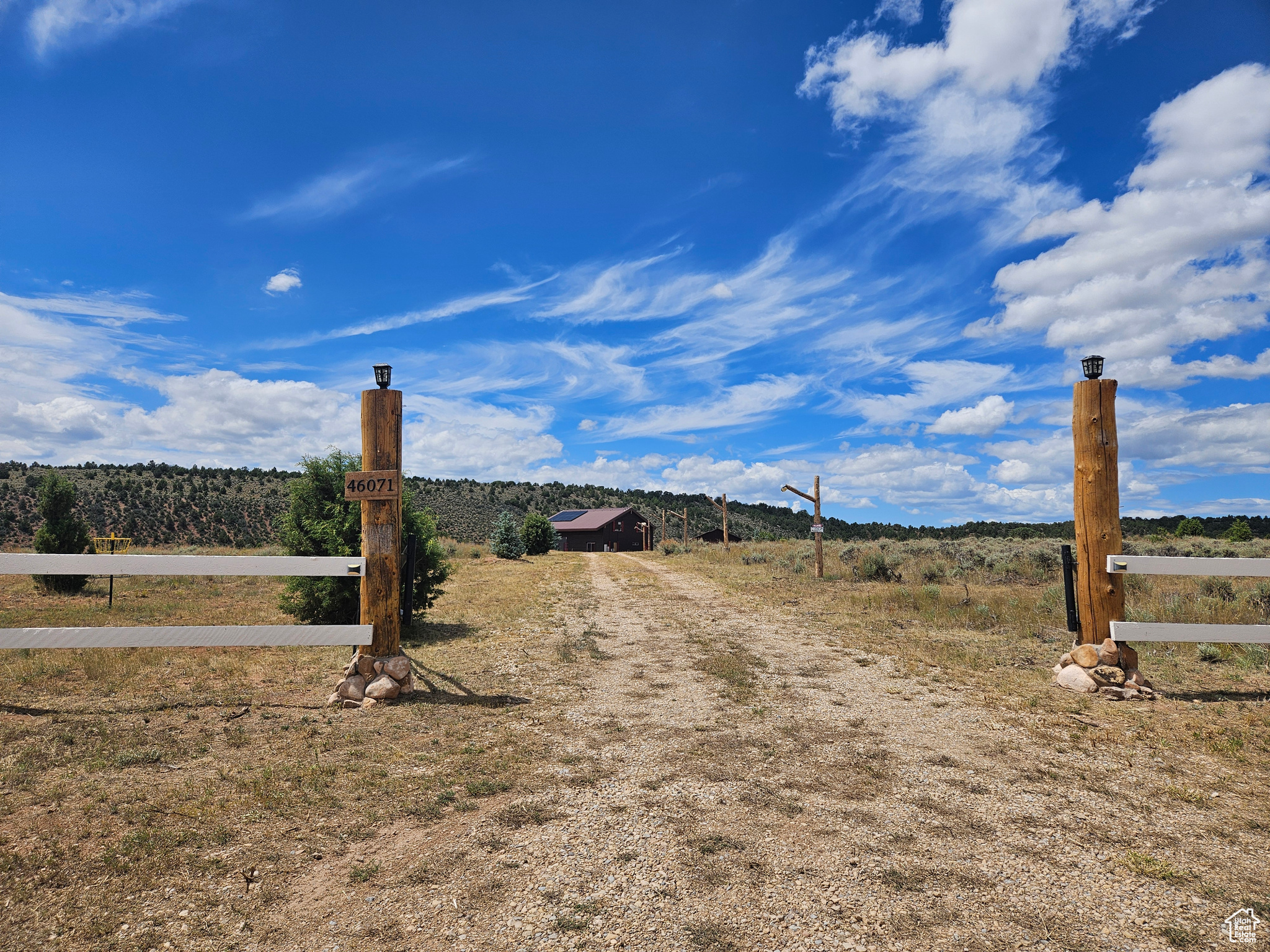 Beautiful Cabin in Thunder Ridge on 5 Acres!