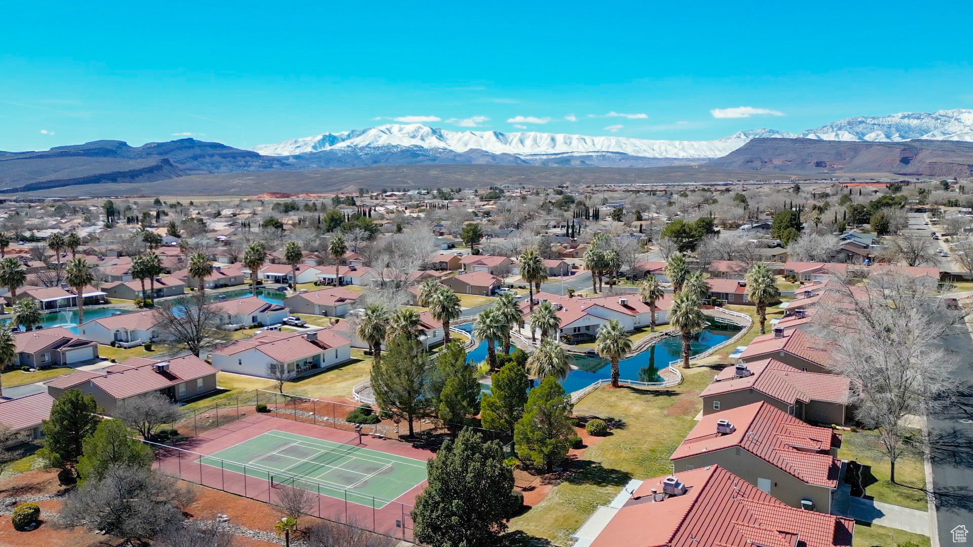 Bird's eye view with a mountain view