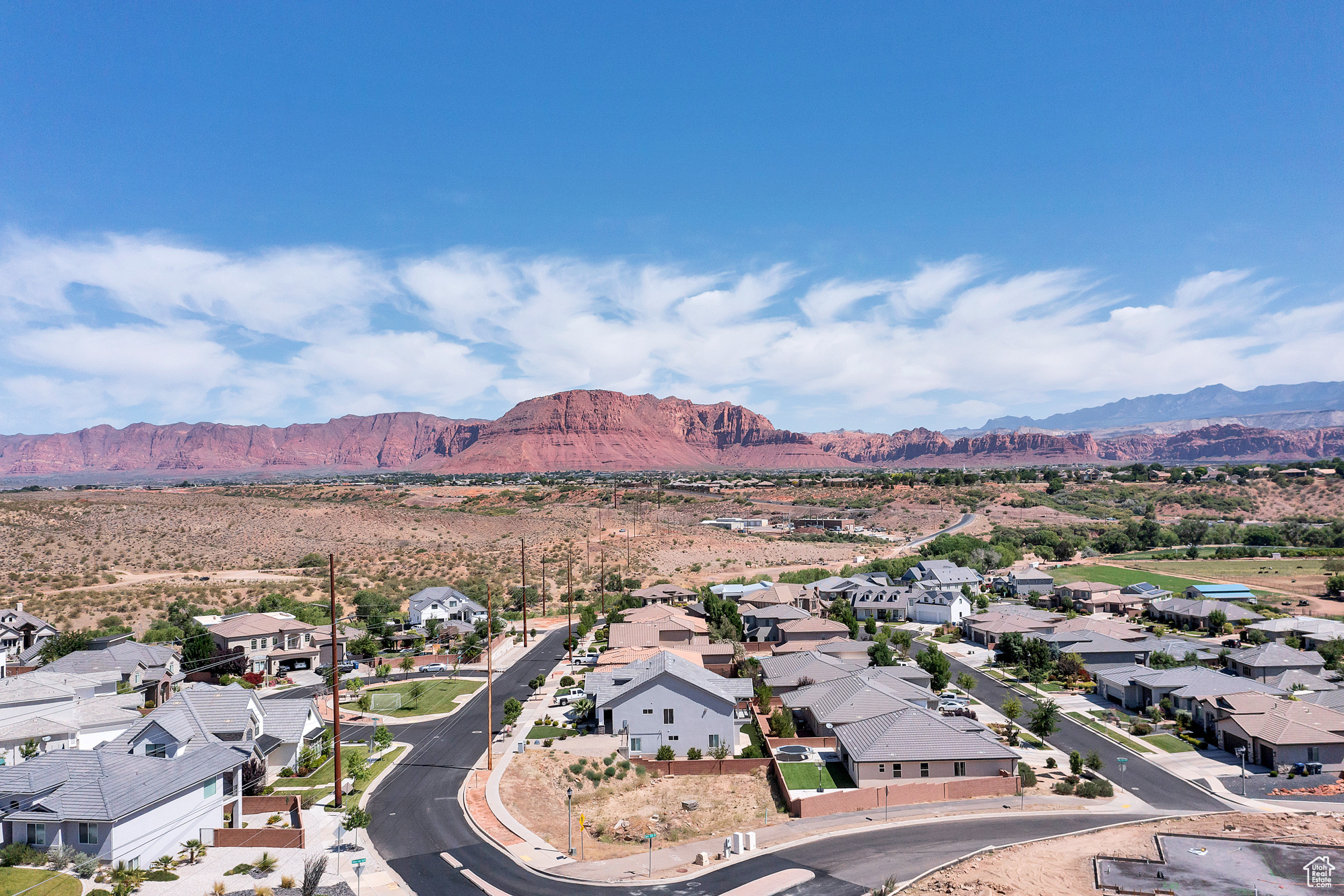 Bird's eye view featuring a mountain view