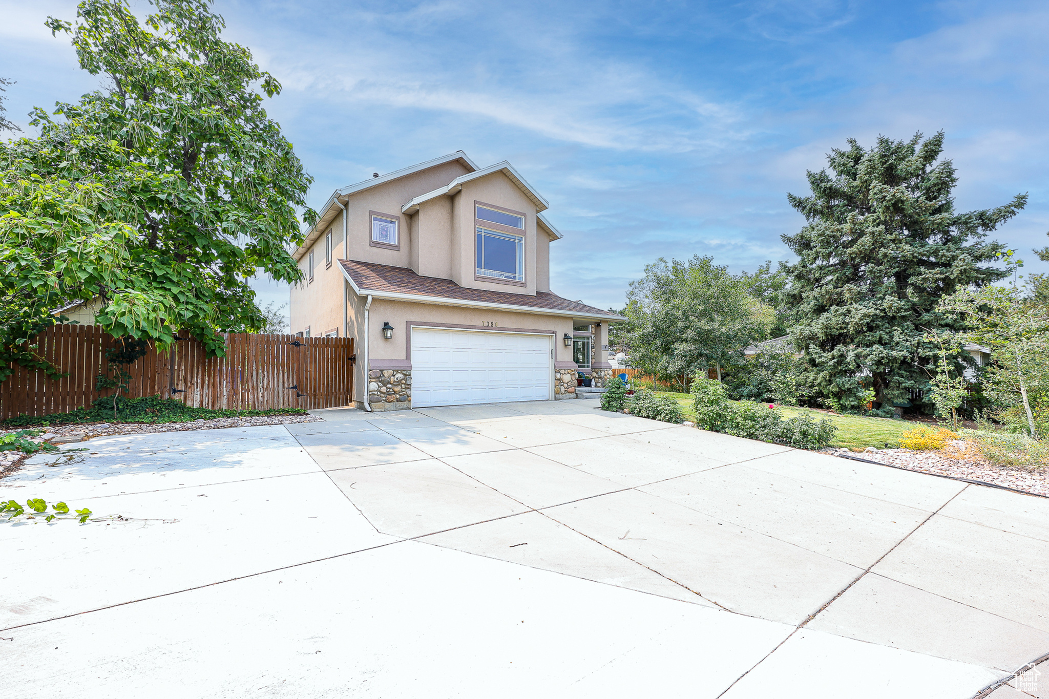 7390 S VISCAYNE, Cottonwood Heights, Utah 84121, 5 Bedrooms Bedrooms, 15 Rooms Rooms,1 BathroomBathrooms,Residential,For sale,VISCAYNE,2014756