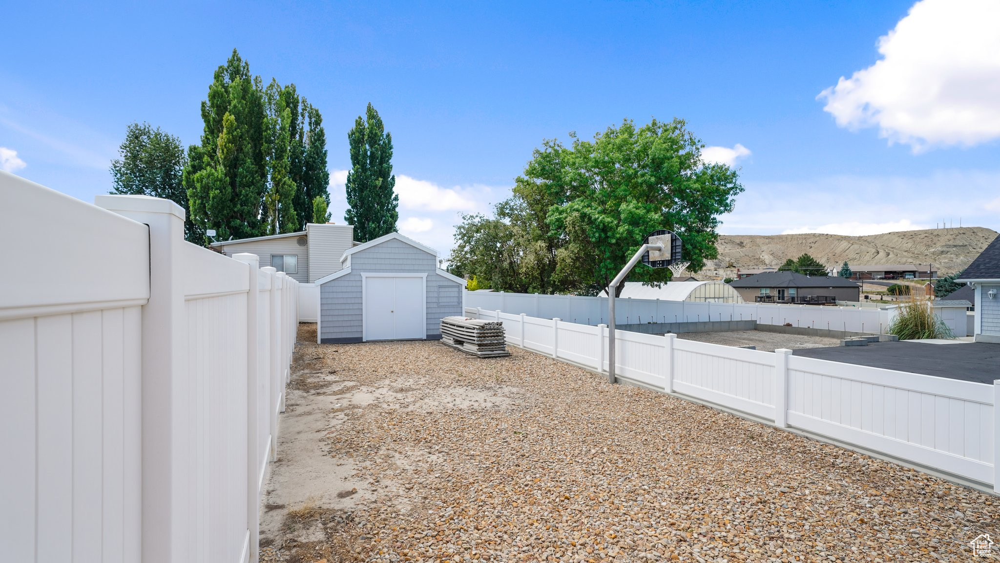 View of yard with a shed