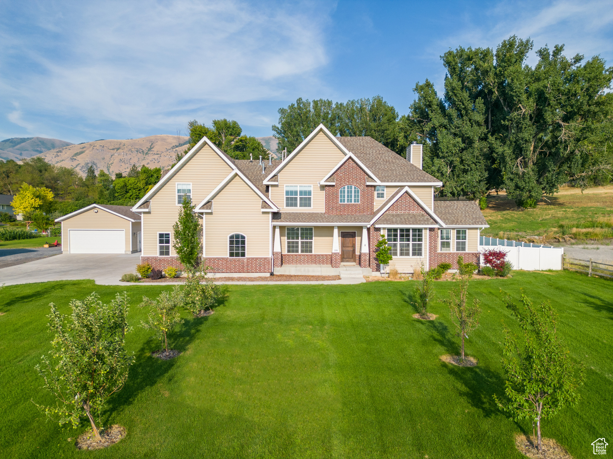 198 N 600 E, Hyrum, Utah 84319, 7 Bedrooms Bedrooms, 25 Rooms Rooms,3 BathroomsBathrooms,Residential,For sale,600,2015352